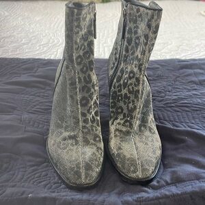 Donald Pliner black /silver chunky booties, size 6 EUC